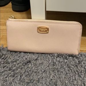 Michael Kors light pink wallet